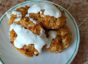 Яблучно морквяні сирники