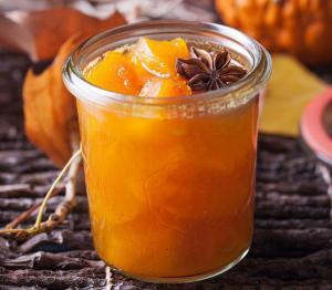 банка варення з гарбуза